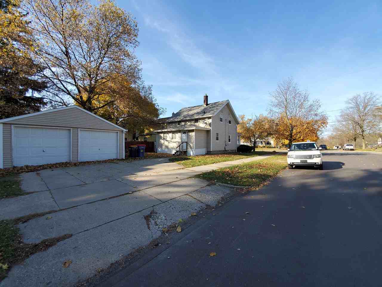 784 Eleanor Street Northeast - Photo 3 of 15