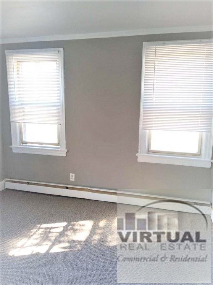 433 Van Duzer Street 2 - Photo 2 of 5