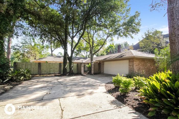 20502 Spoonwood Dr - Photo 3 of 16