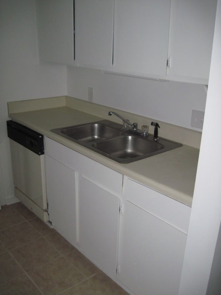 514 Carobrook Road - Photo 7 of 10