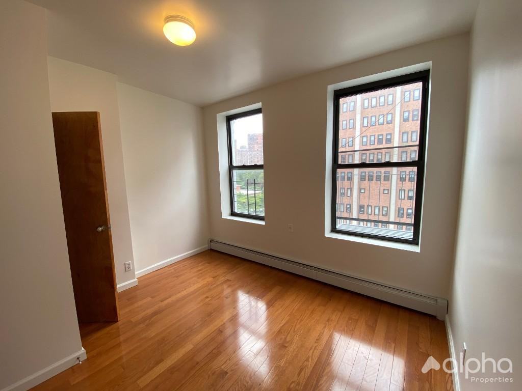 199 Henry St #19