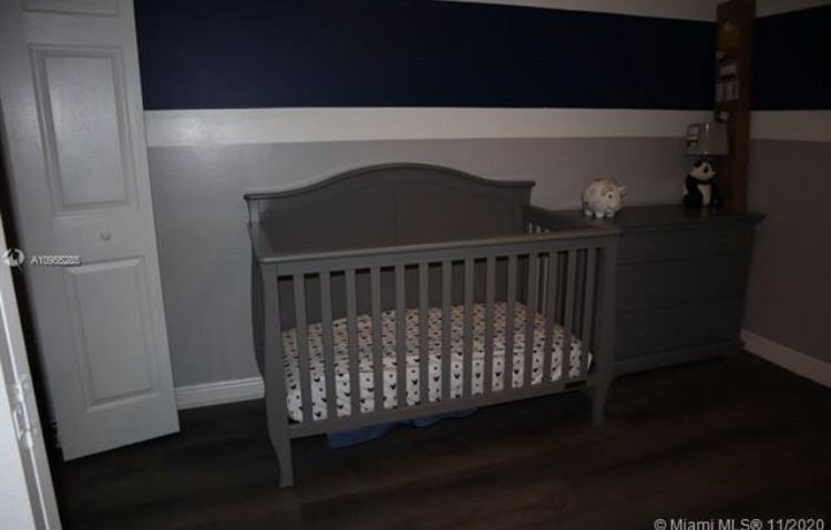 5065 Southwest 134th Avenue - Photo 3 of 10