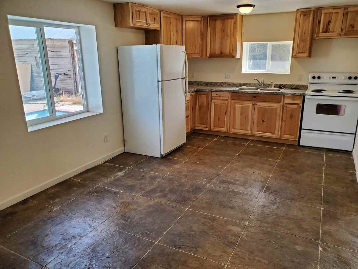 533 4Th Ave W - Photo 2 of 7