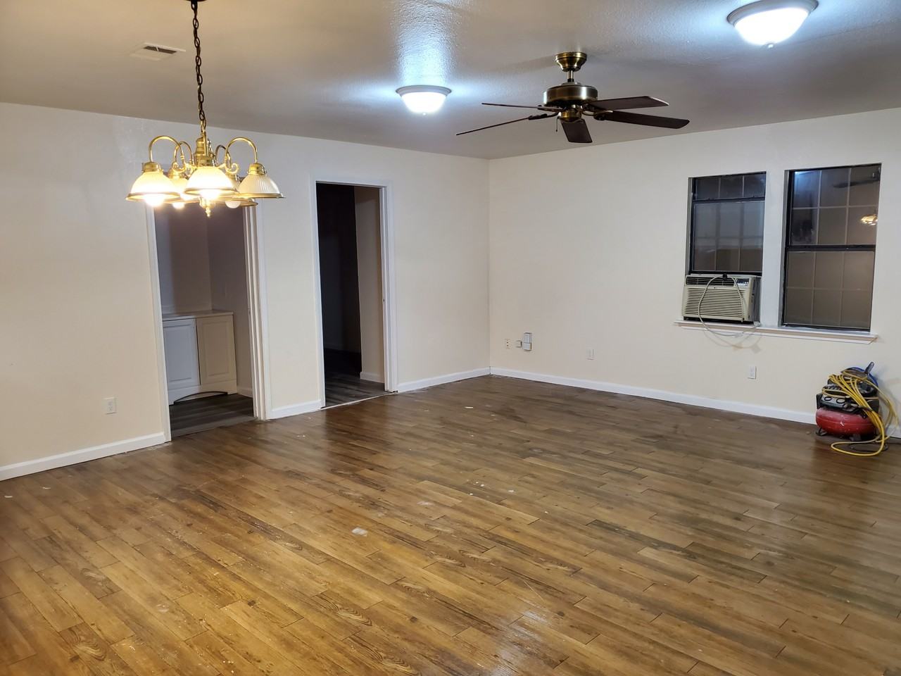 8220 Towns St - Photo 2 of 9