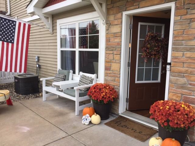 3381 Maureen Ln - Photo 2 of 23