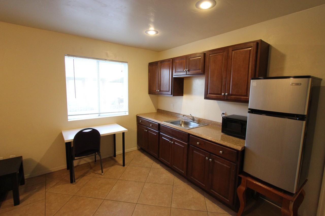 3291 W 8Th St - Photo 2 of 10