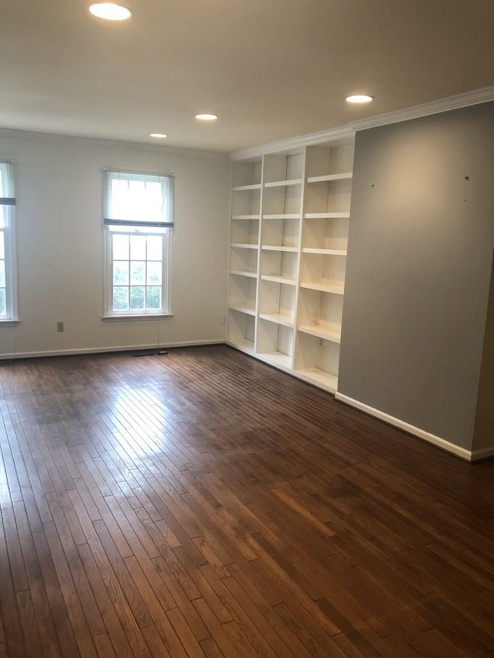 502 Carpenter Ct - Photo 2 of 21