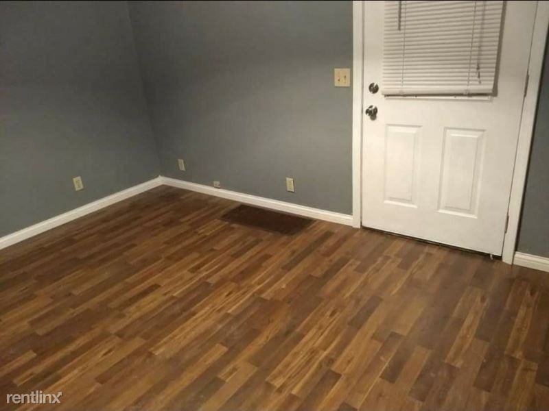 618 W 6th St - Photo 3 of 10