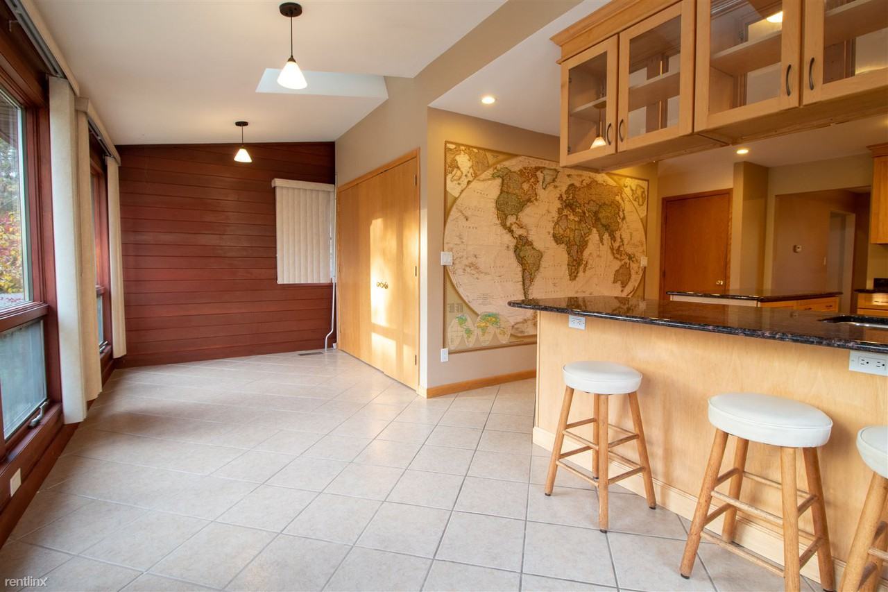 1910 Independence Blvd - Photo 2 of 32