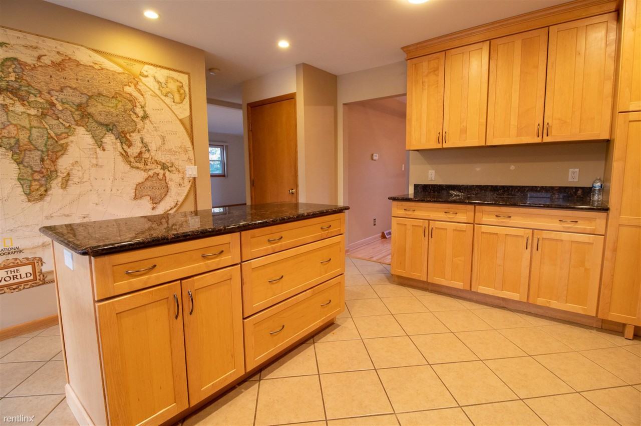 1910 Independence Blvd - Photo 3 of 32