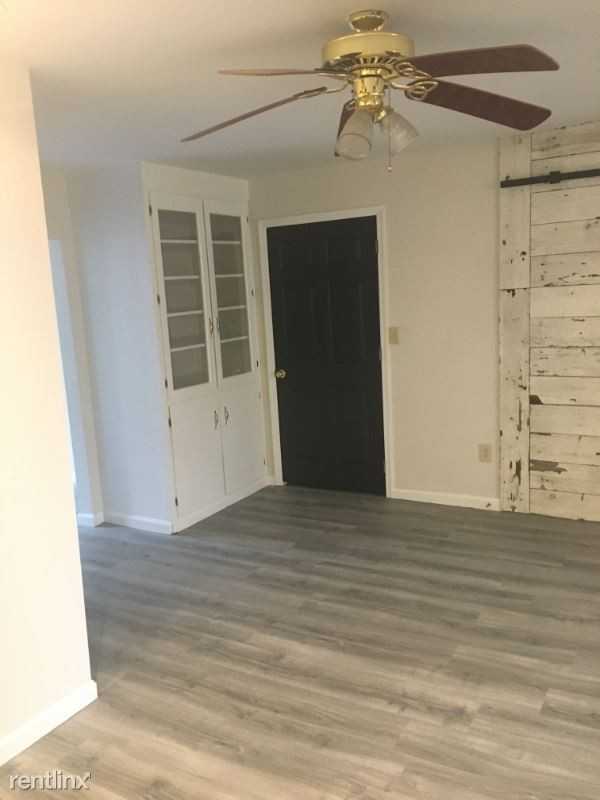 419 S Michigan Ave - Photo 3 of 13