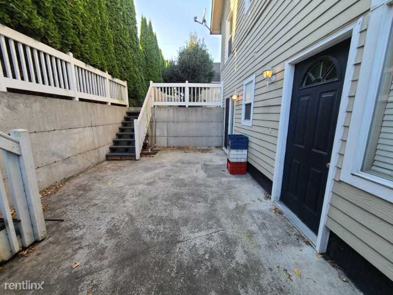 2223 Lincoln St - Photo 3 of 18