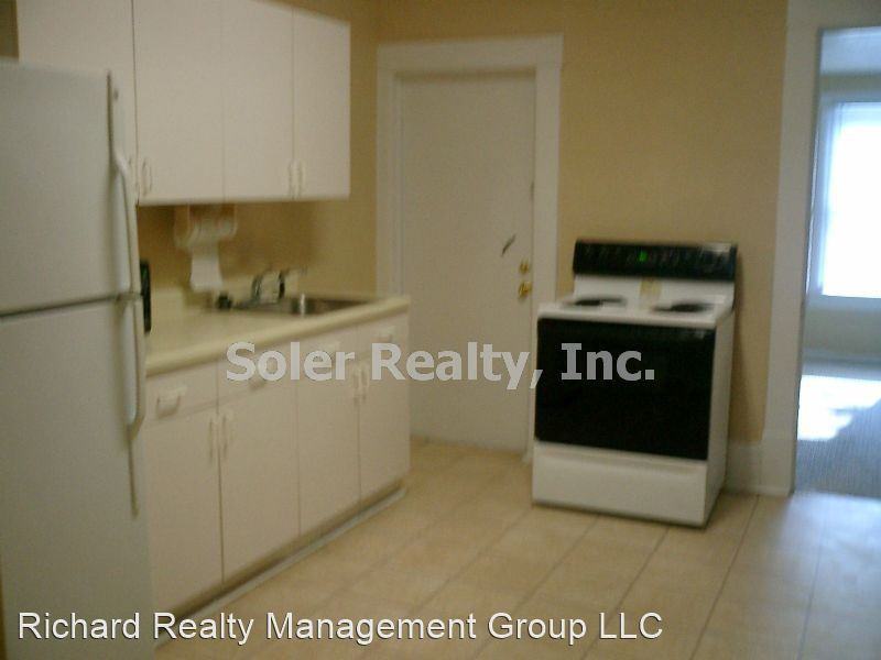 543 Margaret Ct - Photo 3 of 5