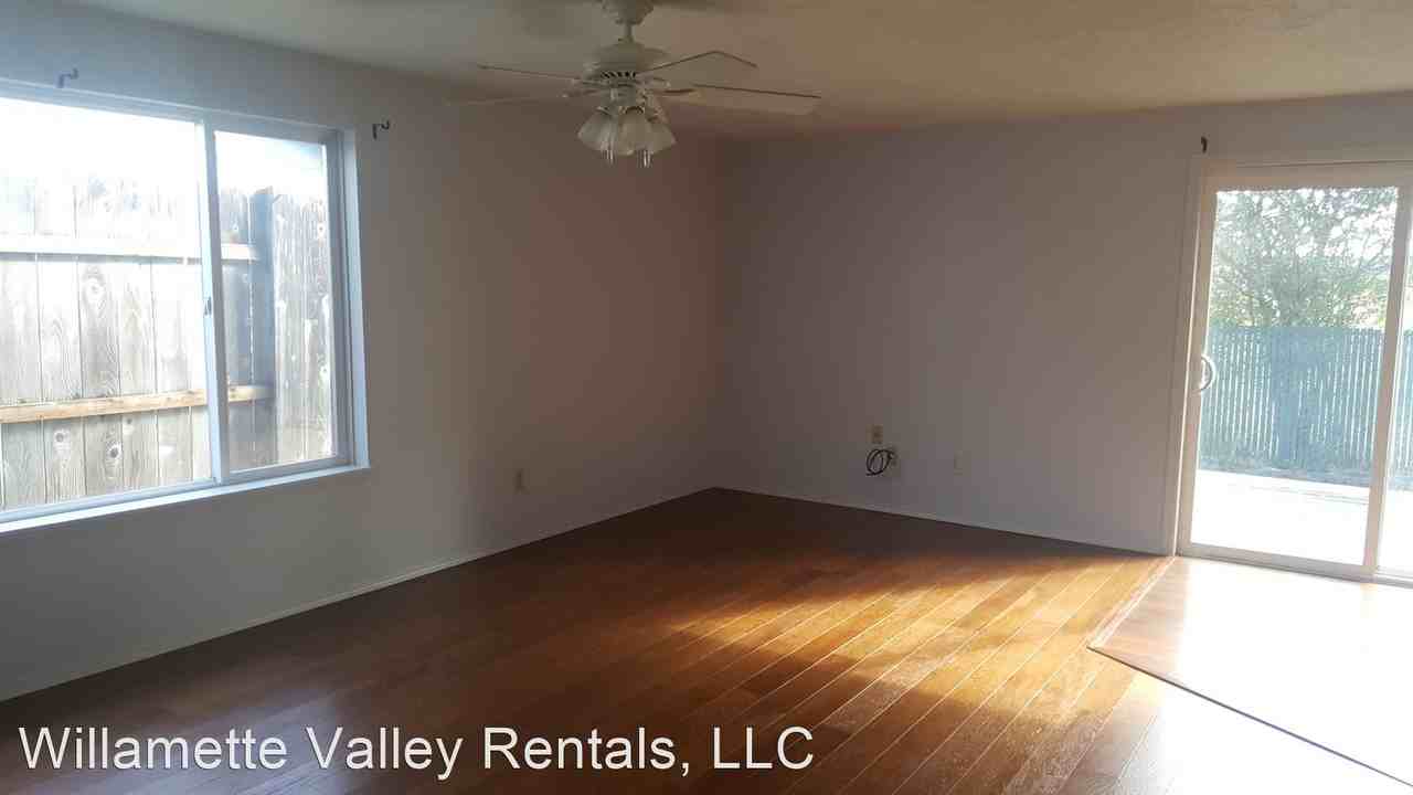 237/239 S 19th Street - Photo 3 of 12