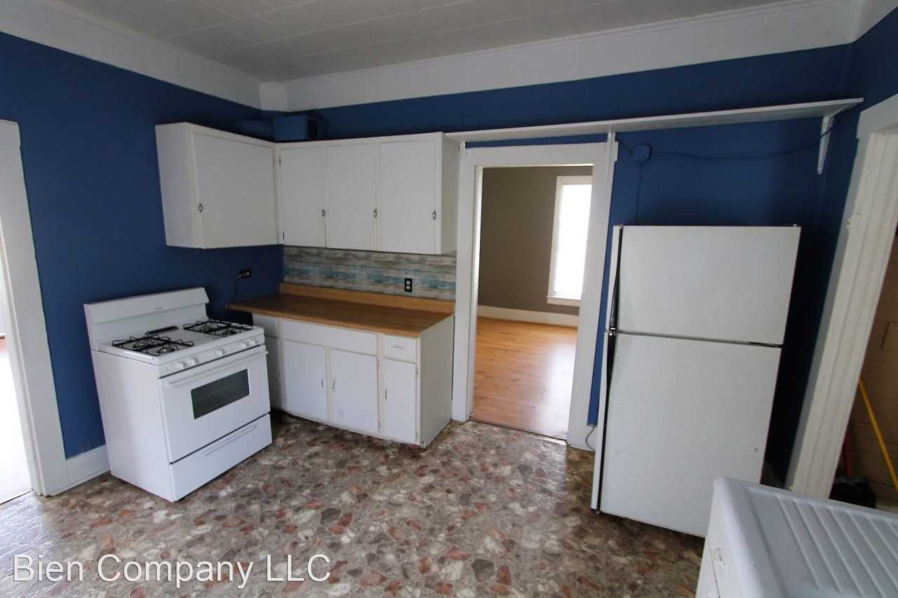 321 W Bain St - Photo 3 of 6