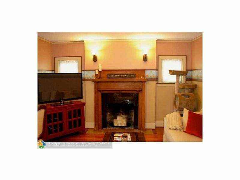 111 SE 12th Ave - Photo 2 of 3