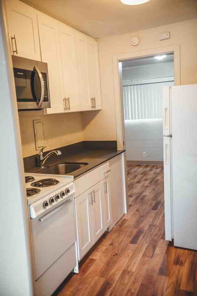 1120 NE 43rd St - Photo 2 of 50