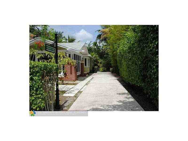 111 SE 12th Ave - Photo 3 of 3