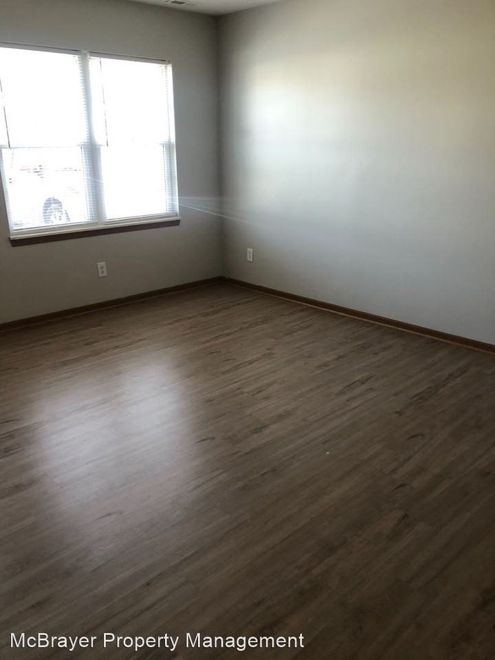 174 W Main St - Photo 3 of 15