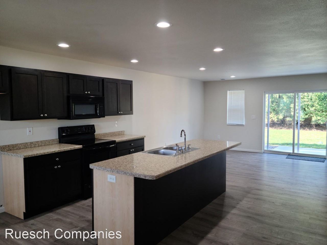 1541 29th St N - Photo 2 of 8