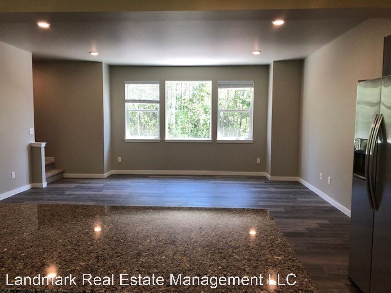 1821 East Gate Loop - Photo 3 of 11