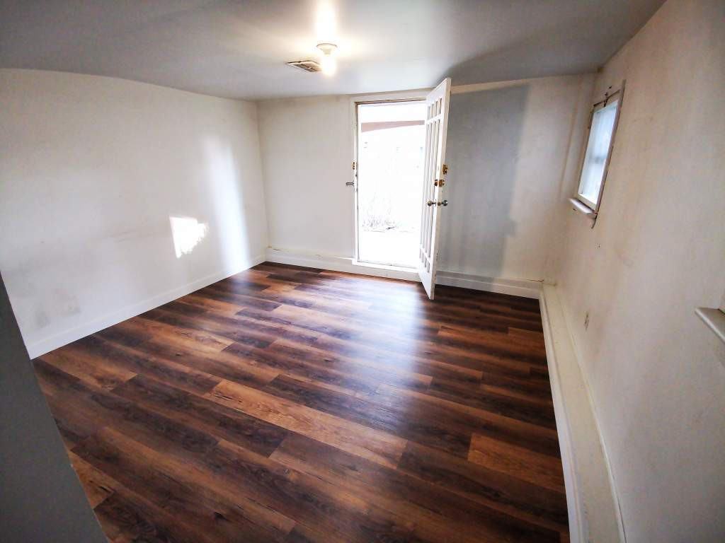 Basement Suite - Photo 3 of 9