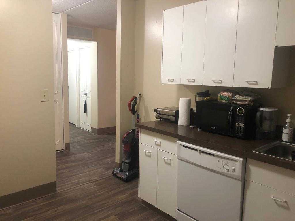 5461 N East River Rd - Photo 3 of 42