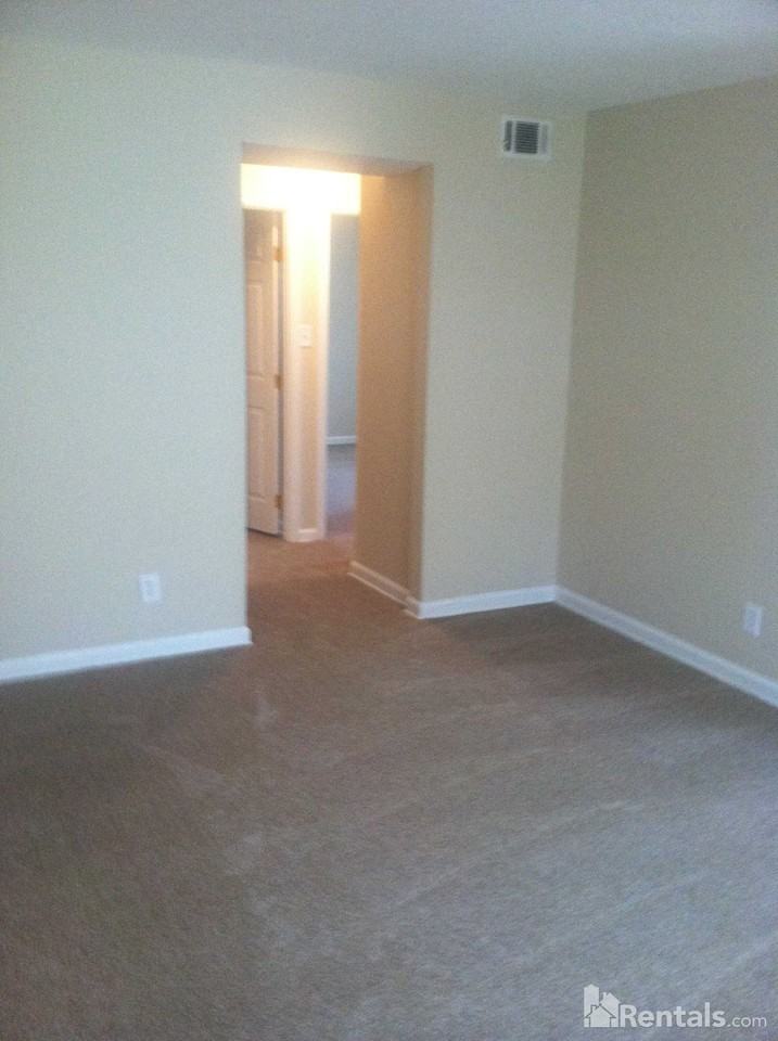 8711 Bayberry Pl - Photo 3 of 8