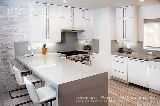 947 4th St #D - Photo 5 of 8