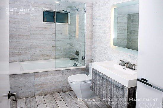 947 4th St #D - Photo 7 of 8