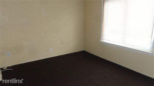 19404 Inkster Rd - Photo 3 of 7