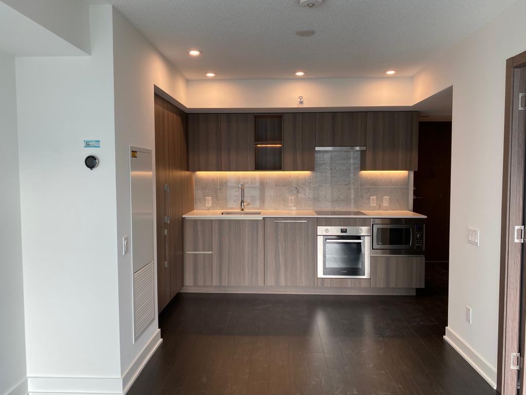 17 Bathurst Street #3703