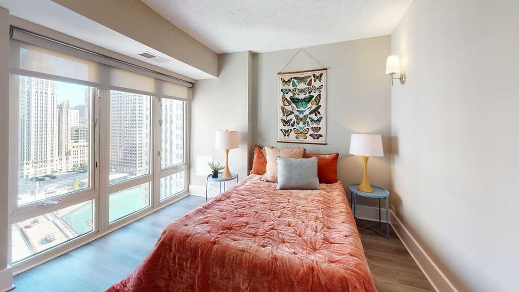 320 North Michigan Avenue #2005