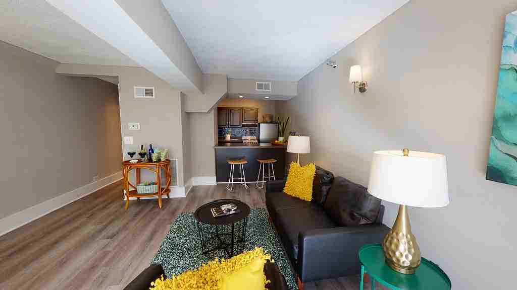 320 North Michigan Avenue #2001