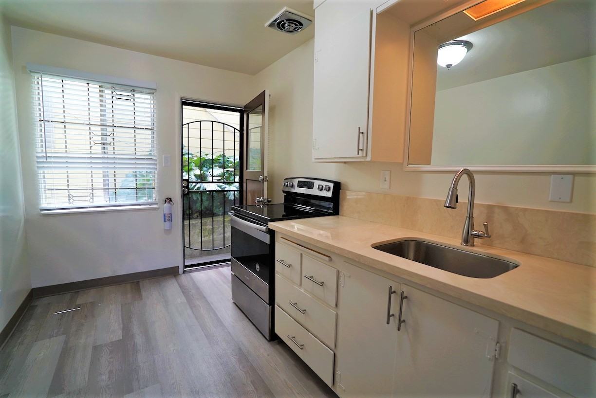 2315 Monticello Avenue - Photo 3 of 26