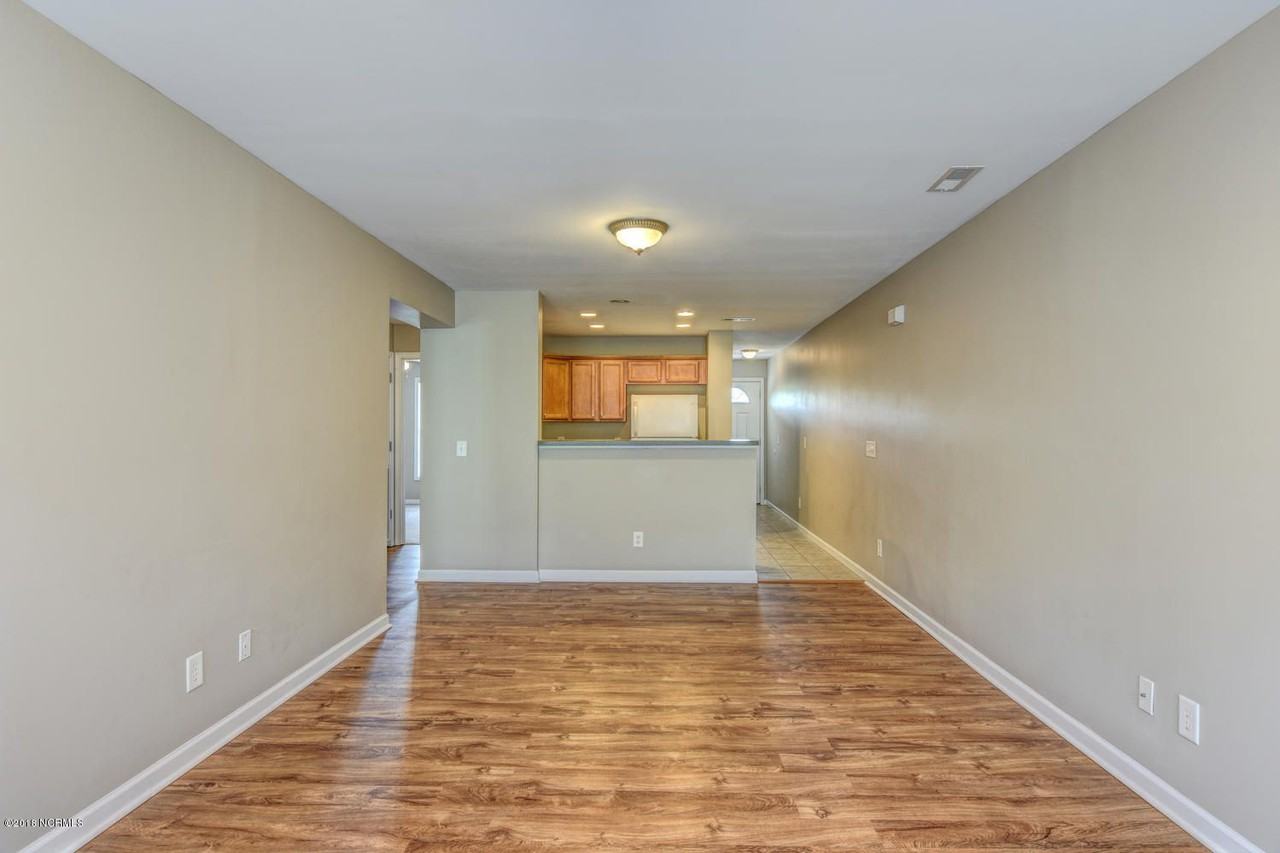 58 Manchester Lane - Photo 2 of 5