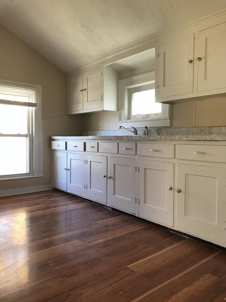 34 Erie St Uppr - Photo 2 of 21