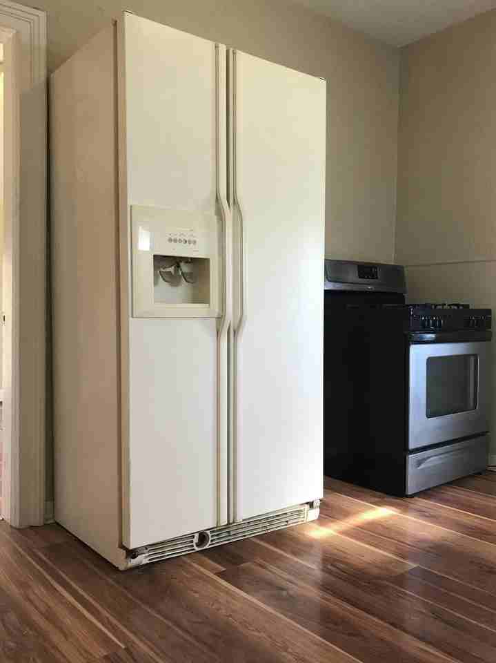 34 Erie St Uppr - Photo 3 of 21