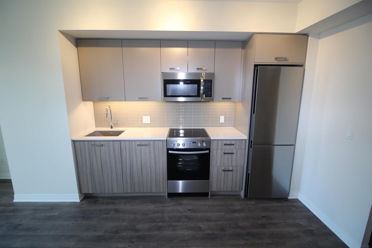 1630 210-1630 Queen Street East - 1 - Photo 3 of 20