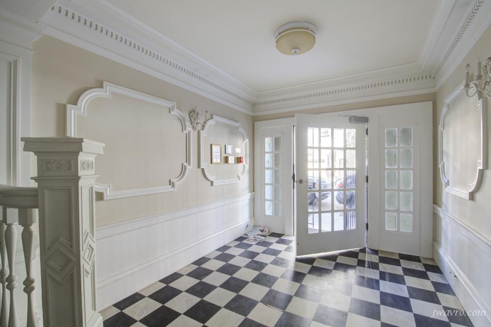 Jackson & Baker Street - Photo 2 of 31