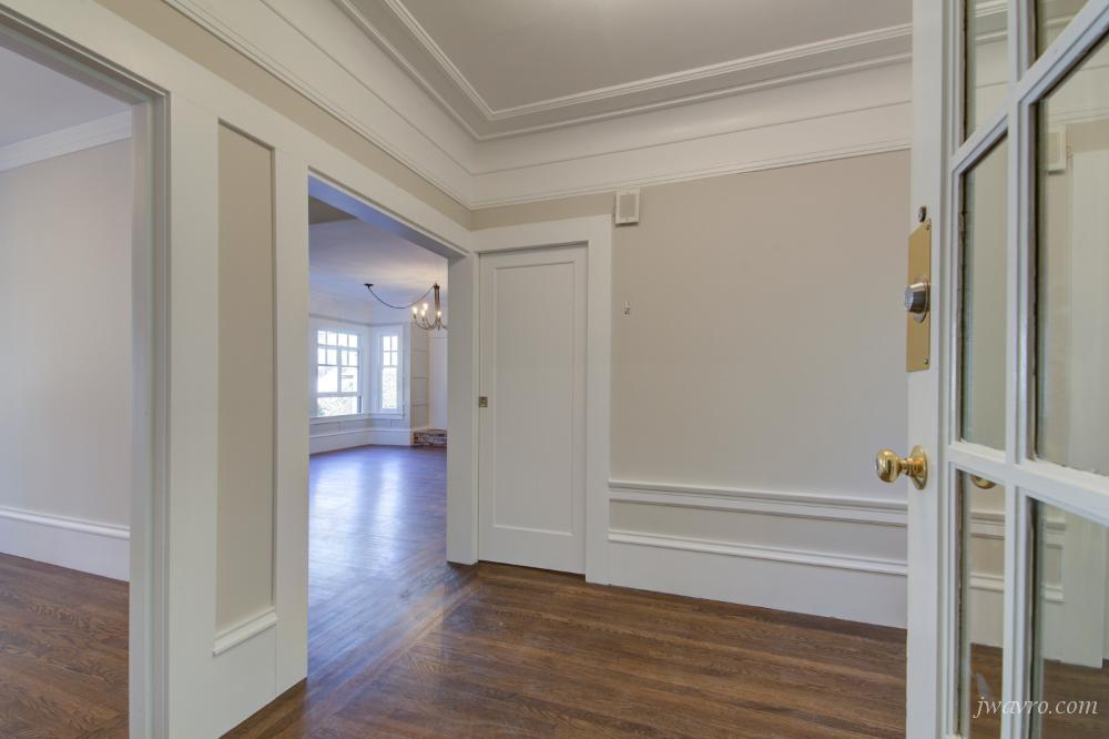 Jackson & Baker Street - Photo 3 of 31