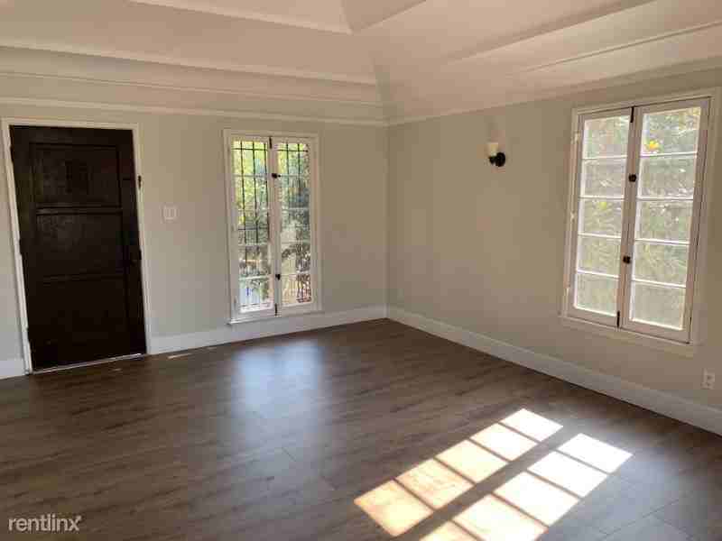 7557 Oakwood Ave - Photo 2 of 16