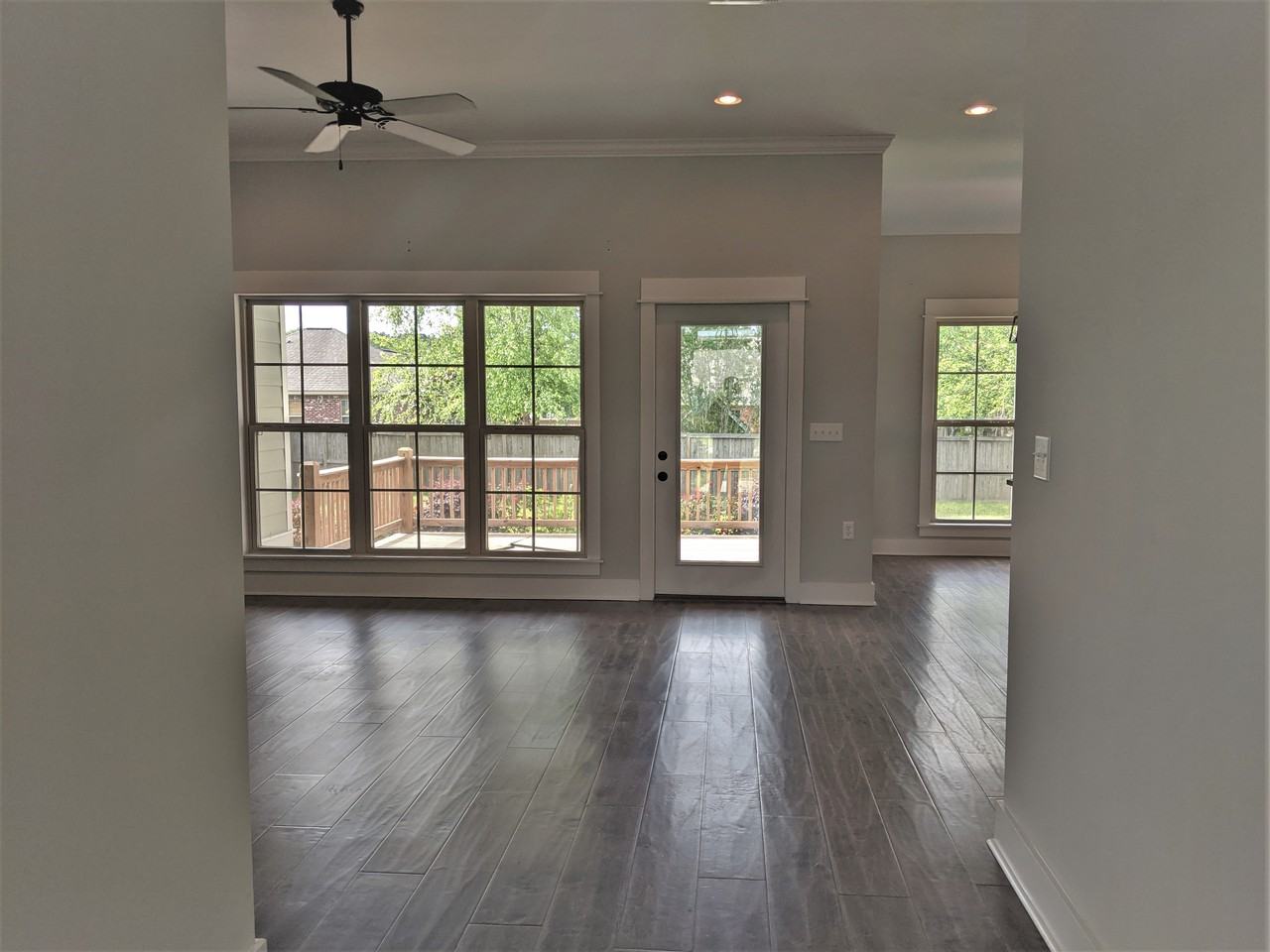11 W Sycamore - Photo 4 of 34
