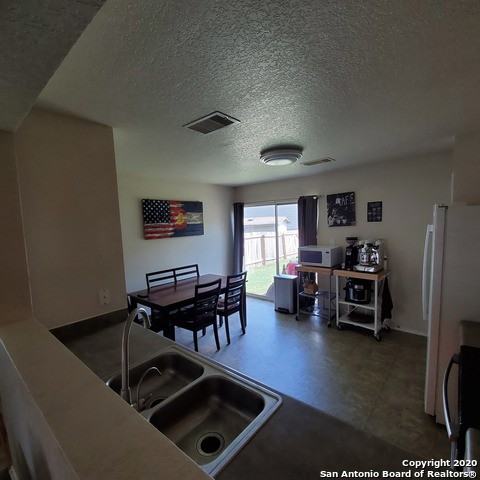 10006 Sungate Park - Photo 3 of 22