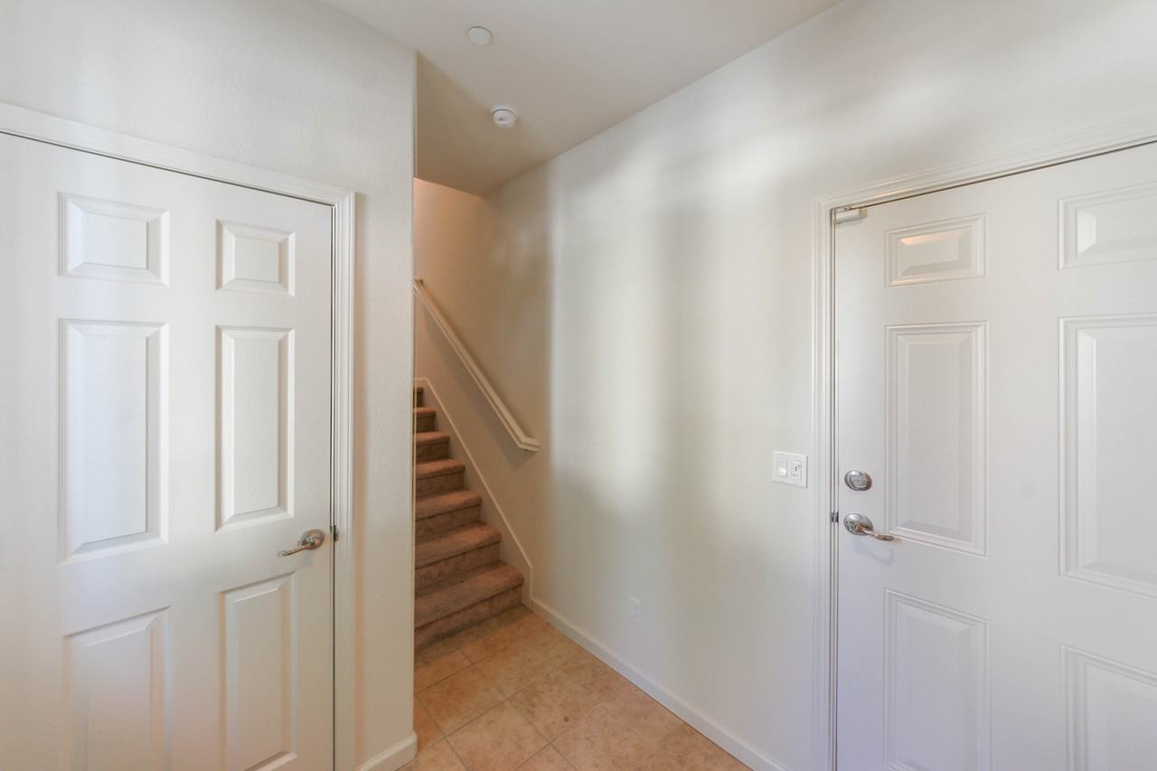 1115 White Peach Way - Photo 2 of 14