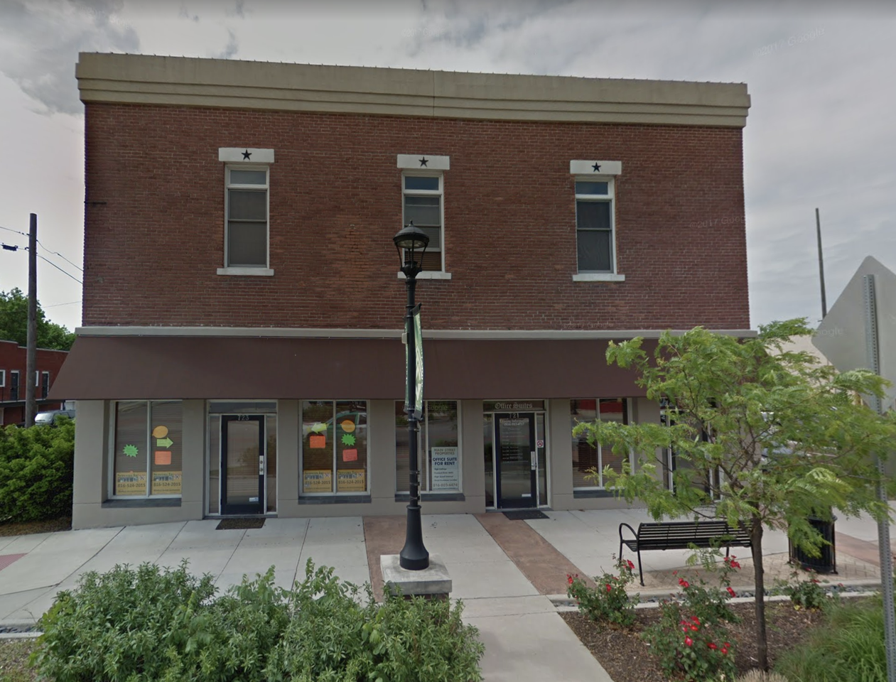 721 Main St - Photo 2 of 4