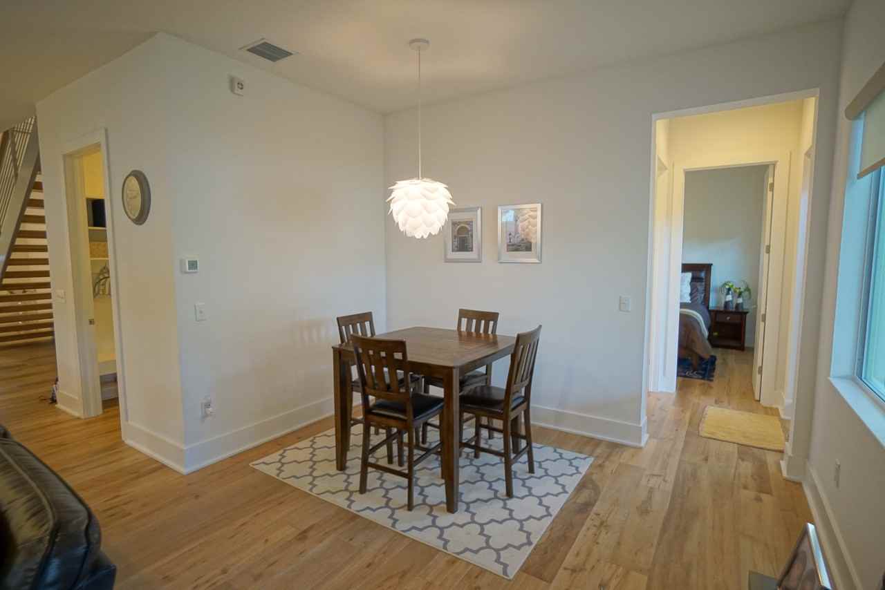 209 S Trask St - Photo 6 of 22