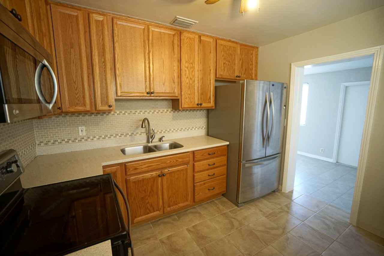 3809 W Vasconia St - Photo 3 of 39