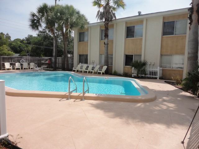 335 47th Ave N #238 - Photo 4 of 10