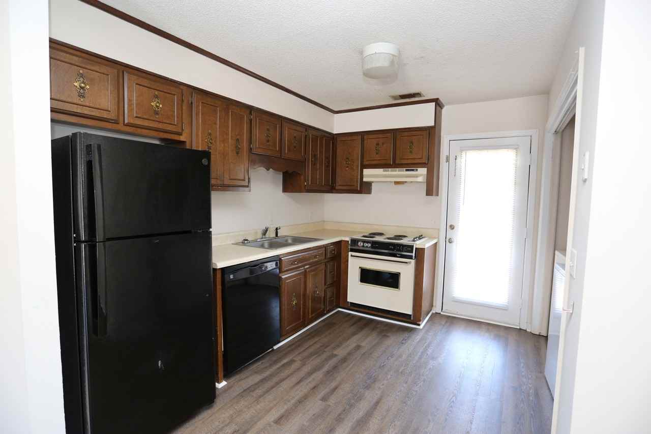 100 Lanier Dr #17 - Photo 2 of 5